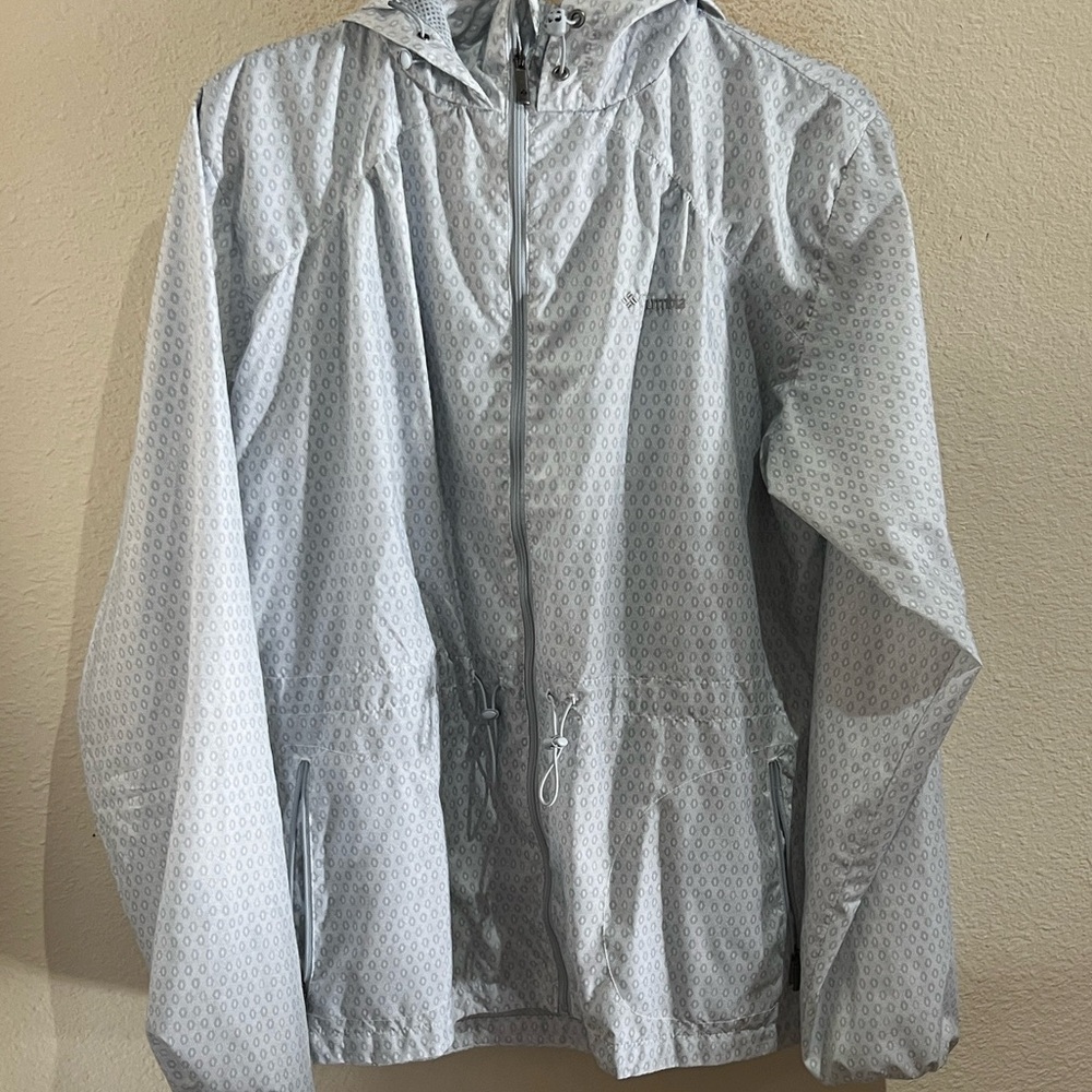 Woman’s Columbia Patterned Blue Jacket